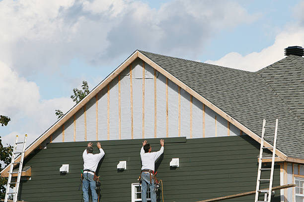 Professional Emergency Siding Repair technician working in Deer Park, IL